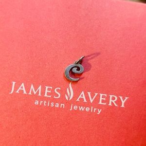 Script Initial Charm “C”